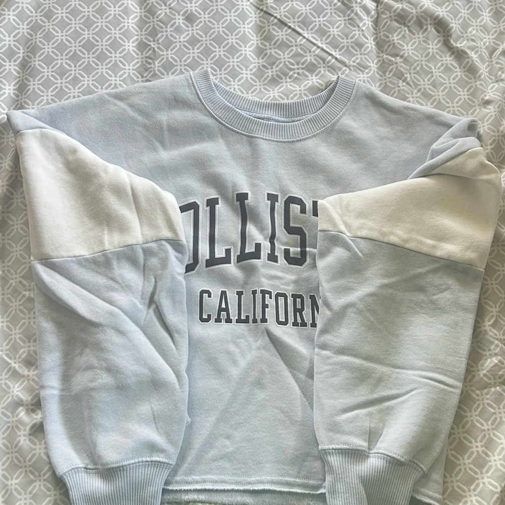 Hollister Light Blue and White Crewneck